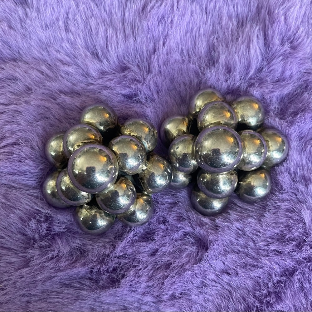 Bubble Vintage Clip-On Earring